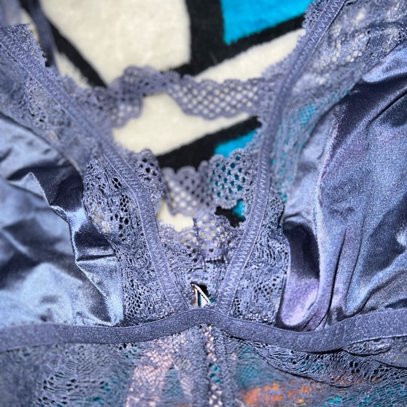 💙 New VS Bralette & Itsy Panty- XS/S 💙 - Picture 5 of 8